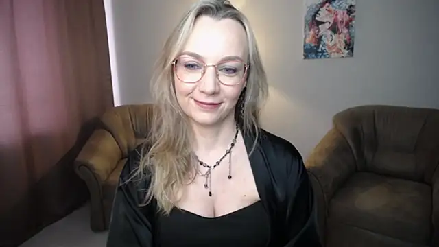 Snapshot of Ava_Elior chatting on July 7, 2026, 12:20 pm Ava Elior online show from July 7, 2026, 12:20 pm