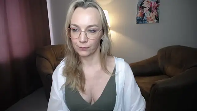 Snapshot of Ava_Elior chatting on July 10, 2026, 12:19 pm Ava Elior online show from July 10, 2026, 12:19 pm