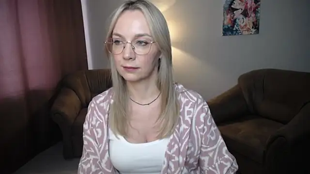 Snapshot of Ava_Elior chatting on July 15, 2026, 11:48 am Ava Elior online show from July 15, 2026, 11:48 am