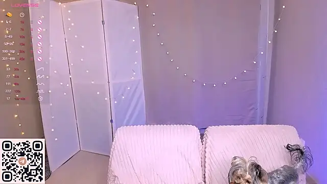 Snapshot of ahuennaya chatting on December 17, 2025, 11:05 am ahuennaya online show from December 17, 2025, 11:05 am