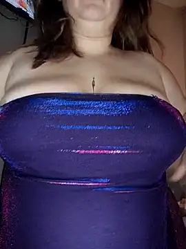 Snapshot of limasieraaa chatting on December 16, 2025, 9:20 pm limasieraaa online show from December 16, 2025, 9:20 pm