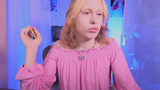 BarbieRichy online show from November 26, 2025, 5:41 am