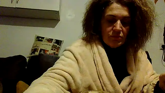 RubyyRosee online show from November 22, 2025, 6:45 am