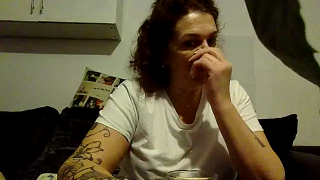 RubyyRosee online show from February 17, 2026, 6:21 am