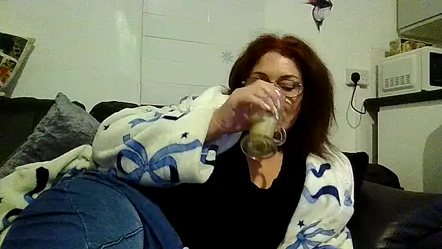 RubyyRosee online show from April 16, 2026, 5:19 am