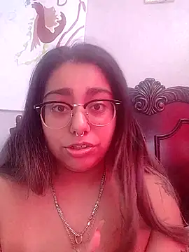 Lovelyrainn online show from November 9, 2025, 4:38 pm