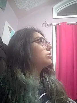 Lovelyrainn online show from December 14, 2025, 1:33 am