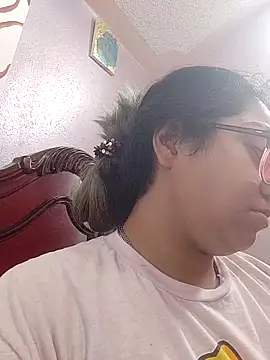 Lovelyrainn online show from December 18, 2025, 7:53 pm