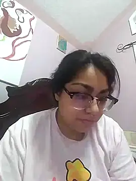 Lovelyrainn online show from December 19, 2025, 12:23 pm