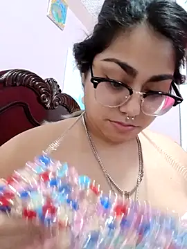 Lovelyrainn online show from December 22, 2025, 2:41 am