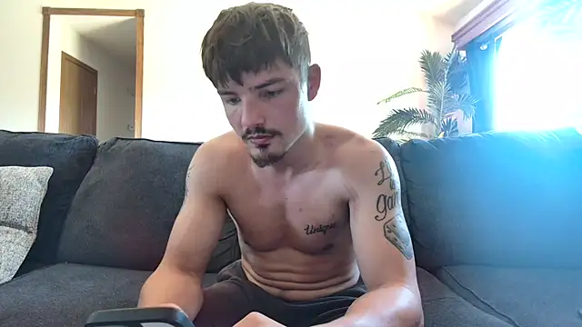 Snapshot of derekmontana2 chatting on June 14, 2026, 8:44 pm derekmontana2 online show from June 14, 2026, 8:44 pm