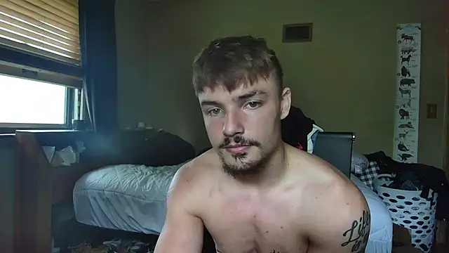 Snapshot of derekmontana2 chatting on July 10, 2026, 6:32 pm derekmontana2 online show from July 10, 2026, 6:32 pm