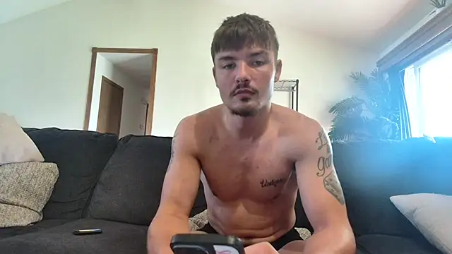 Snapshot of derekmontana2 chatting on August 4, 2026, 10:56 pm derekmontana2 online show from August 4, 2026, 10:56 pm