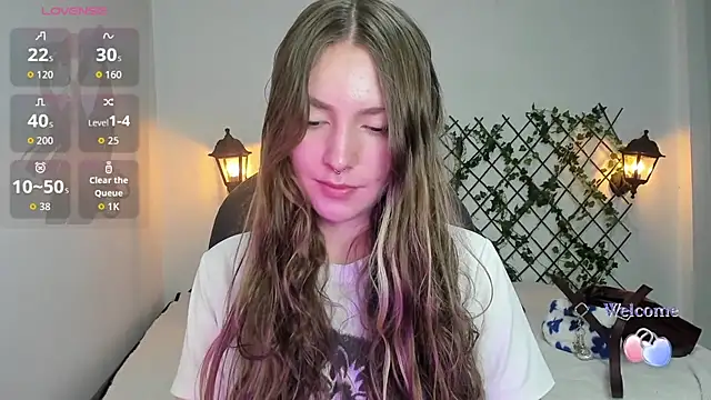 velvet  moon online show from February 1, 2026, 4:38 pm