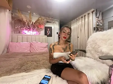 EvianaEvans online show from February 21, 2026, 8:10 pm