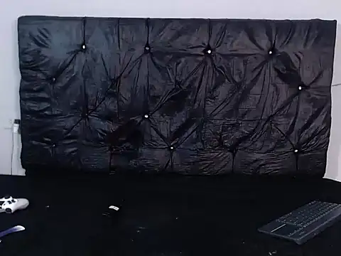 Snapshot of masterbrave420 chatting on October 8, 2025, 1:36 am masterbrave420 online show from October 8, 2025, 1:36 am