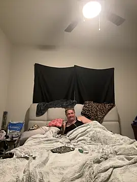 Snapshot of BigMfLuther chatting on November 15, 2025, 4:32 am BigMfLuther online show from November 15, 2025, 4:32 am