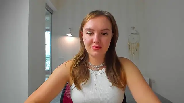 EmmaNorman online show from September 25, 2025, 12:09 pm