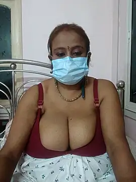 Snapshot of Barna_Love chatting on November 3, 2025, 5:58 pm Barna Love online show from November 3, 2025, 5:58 pm