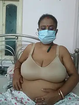 Snapshot of Barna_Love chatting on November 15, 2025, 5:53 pm Barna Love online show from November 15, 2025, 5:53 pm