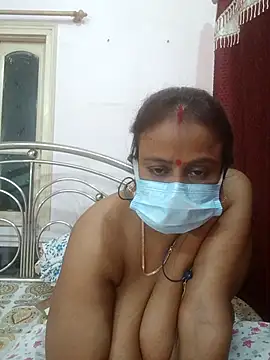Snapshot of Barna_Love chatting on May 4, 2026, 5:31 pm Barna Love online show from May 4, 2026, 5:31 pm
