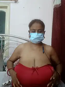 Snapshot of Barna_Love chatting on June 1, 2026, 1:13 pm Barna Love online show from June 1, 2026, 1:13 pm
