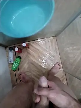 Snapshot of Pio185 chatting on November 5, 2025, 8:09 pm Pio185 online show from November 5, 2025, 8:09 pm