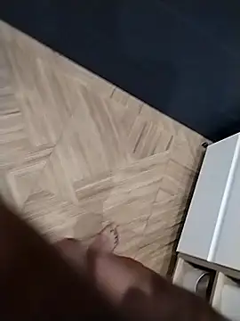 Snapshot of Pio185 chatting on November 7, 2025, 10:43 pm Pio185 online show from November 7, 2025, 10:43 pm