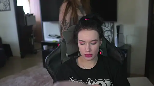 Snapshot of lis_silver chatting on January 13, 2026, 8:19 am lis silver online show from January 13, 2026, 8:19 am