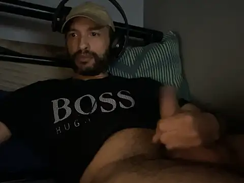 Snapshot of majorb121 chatting on November 3, 2025, 8:21 pm majorb121 online show from November 3, 2025, 8:21 pm