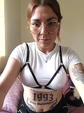 xjuanaxmaldadxxx online show from November 20, 2025, 6:07 pm