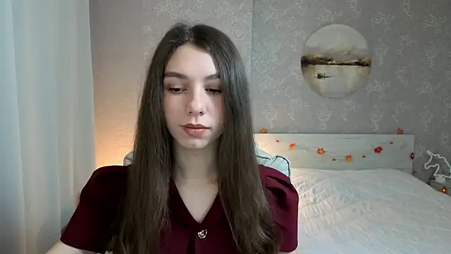 Snapshot of KellyShines chatting on December 1, 2025, 9:36 am KellyShines online show from December 1, 2025, 9:36 am