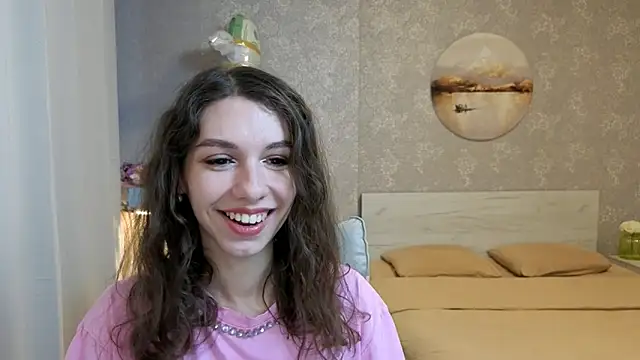 Snapshot of KellyShines chatting on April 18, 2026, 2:10 pm KellyShines online show from April 18, 2026, 2:10 pm