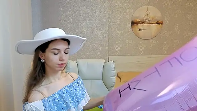 KellyShines online show from June 15, 2026, 1:24 pm