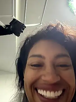 AmberMoss1 online show from December 3, 2025, 10:46 am