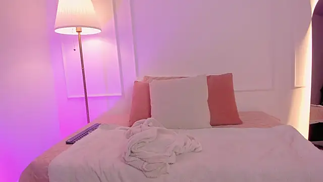 angelica cross  online show from November 26, 2025, 11:55 am