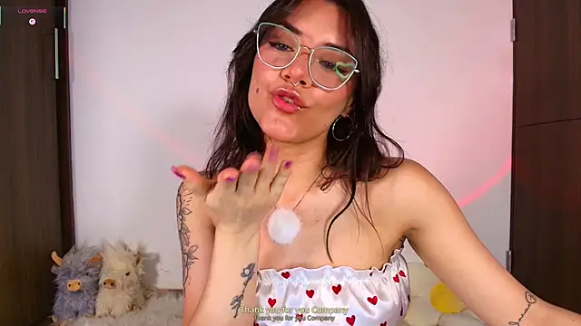 Isa laurentt  online show from May 16, 2026, 2:19 am