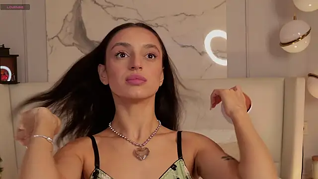 AdoraCortes online show from December 4, 2025, 5:06 am