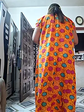 SIMIHOT online show from February 25, 2026, 9:19 am