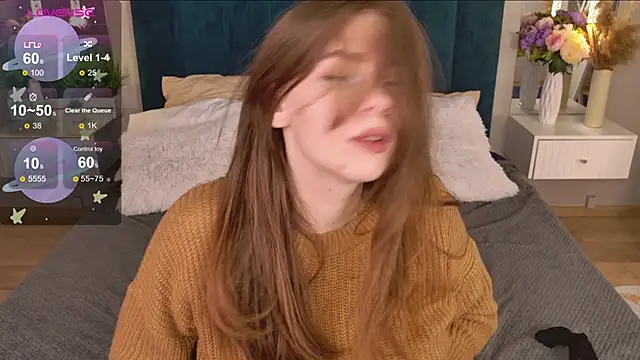 Snapshot of Moon__Bunny chatting on October 5, 2025, 3:10 pm Moon Bunny online show from October 5, 2025, 3:10 pm