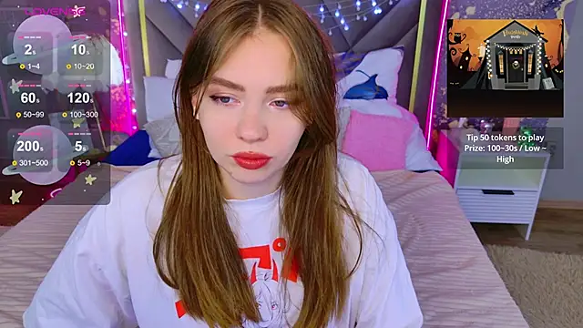 Snapshot of Moon__Bunny chatting on October 18, 2025, 3:24 pm Moon Bunny online show from October 18, 2025, 3:24 pm