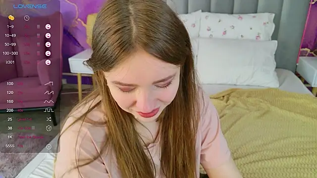 Moon  Bunny online show from March 7, 2026, 3:20 pm