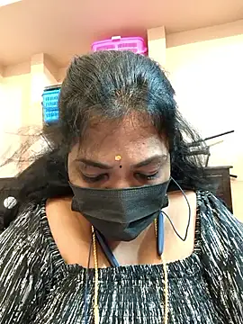 Snapshot of Tamil_Mithra chatting on November 12, 2025, 2:39 pm Tamil Mithra online show from November 12, 2025, 2:39 pm