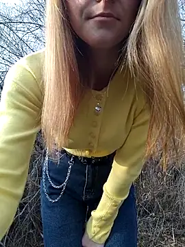 Snapshot of YOOUR_EVAA chatting on November 20, 2025, 8:58 am YOOUR EVAA online show from November 20, 2025, 8:58 am