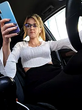 Snapshot of YOOUR_EVAA chatting on November 29, 2025, 7:33 am YOOUR EVAA online show from November 29, 2025, 7:33 am