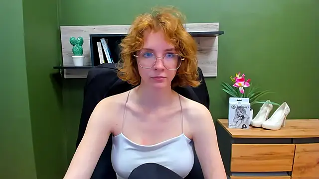 juicyPenny online show from September 18, 2025, 6:37 am