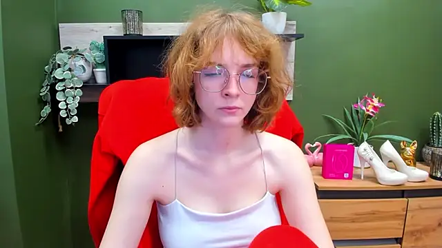 juicyPenny online show from November 5, 2025, 7:30 am