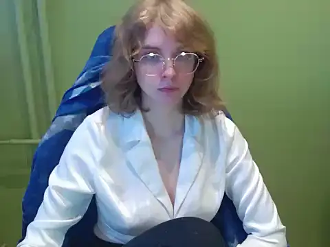 juicyPenny online show from January 7, 2026, 7:44 am