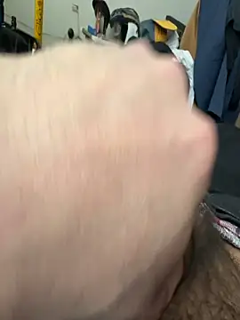 Snapshot of radeczek001 chatting on December 17, 2025, 1:06 pm radeczek001 online show from December 17, 2025, 1:06 pm