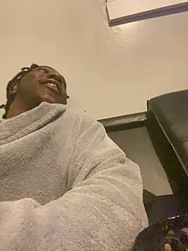 Snapshot of MosesWorld33 chatting on October 5, 2025, 11:24 pm MosesWorld33 online show from October 5, 2025, 11:24 pm